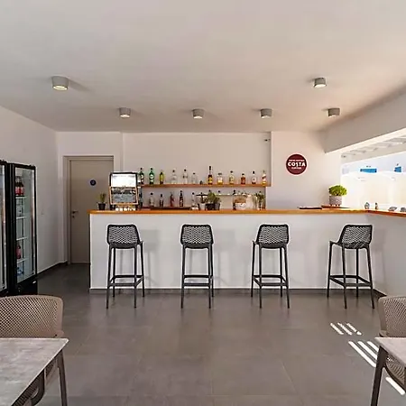 Evripus 3* Naxos City